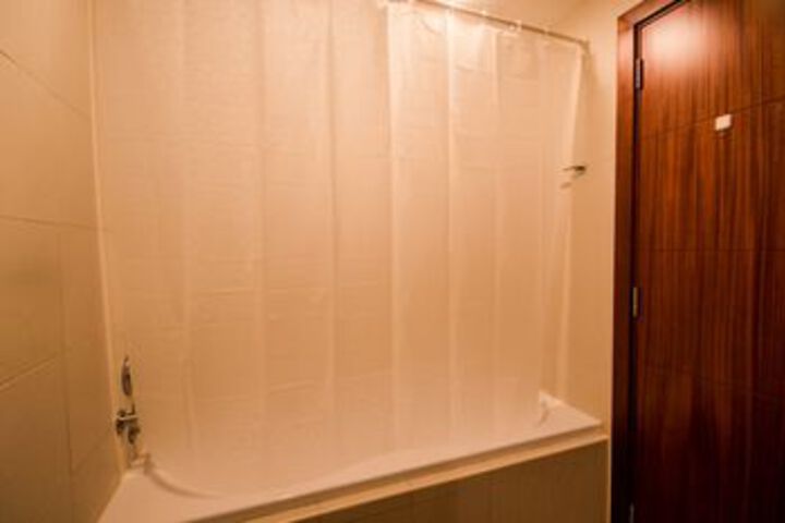 Room 5 of 38