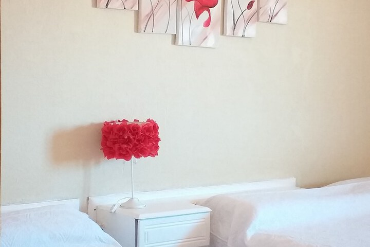 Room 11 of 28