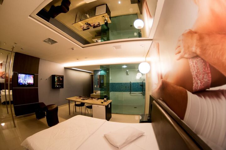 Room 26 of 42
