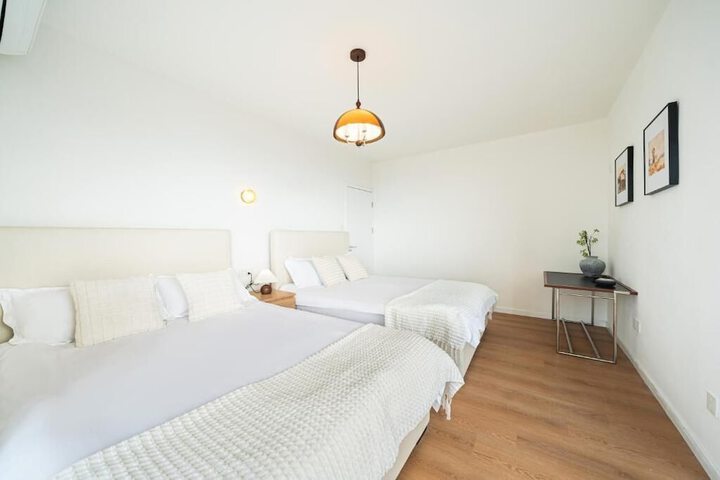 Room 3 of 16