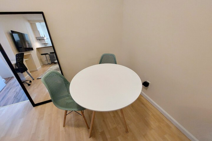 Dining 15 of 21