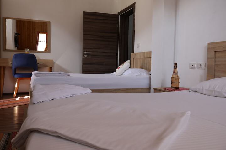 Room 8 of 63