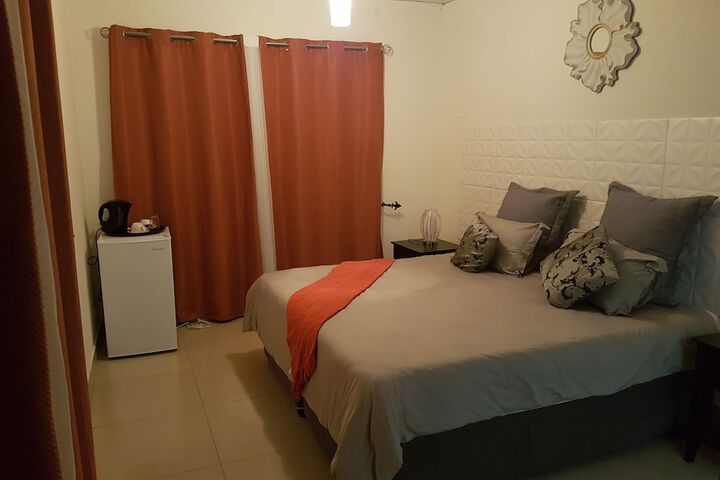 Room 5 of 19