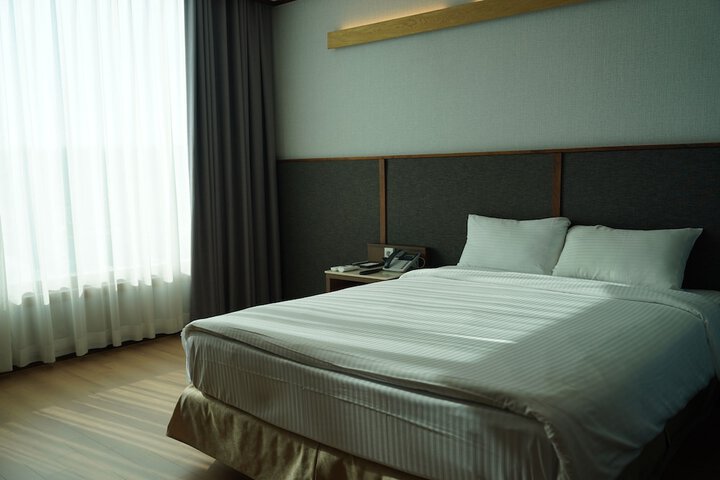Room 2 of 21