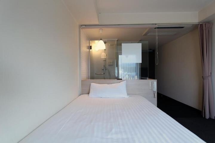 Room 15 of 36