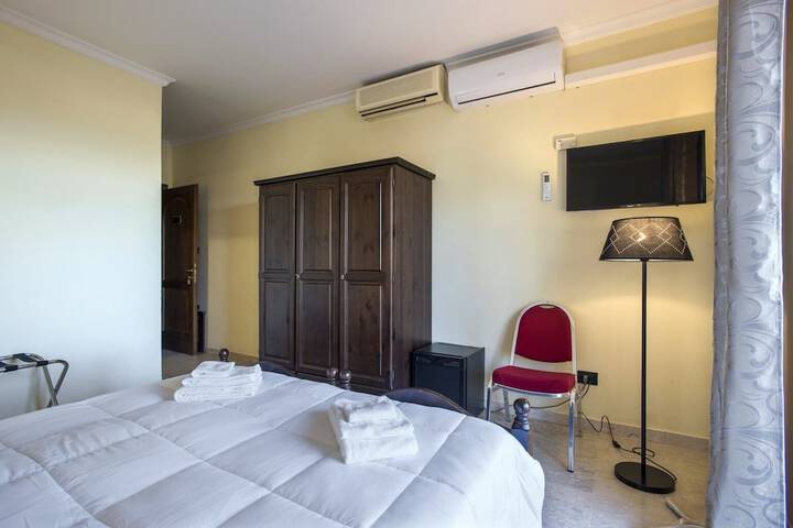 Room 15 of 64