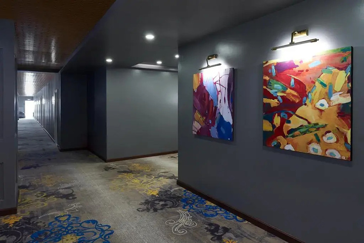 Room 4 of 42