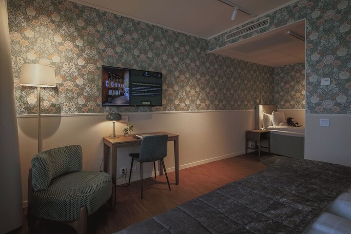 Room 45 of 132
