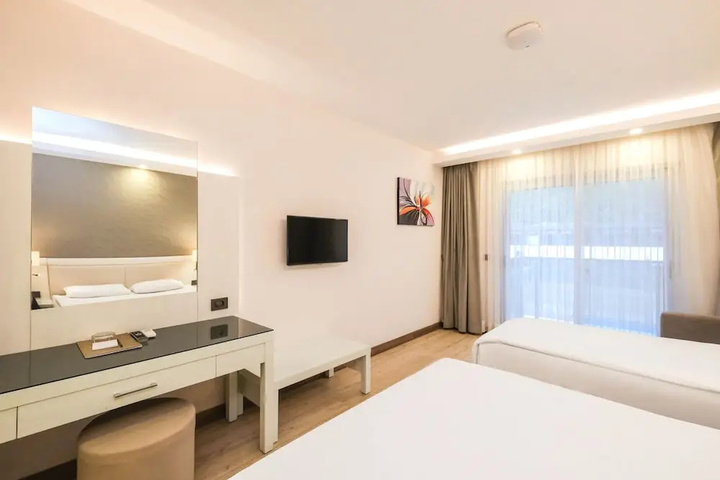 Room 7 of 20