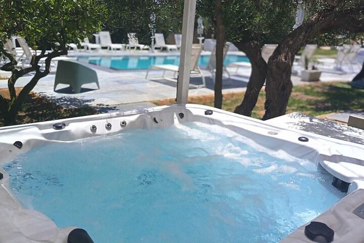 Hot Tub 55 of 95