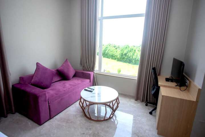 Room 2 of 86