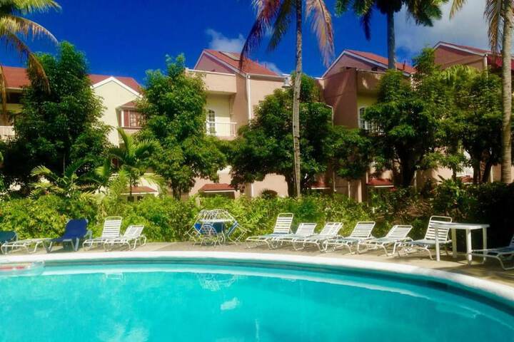 Pool Hotel