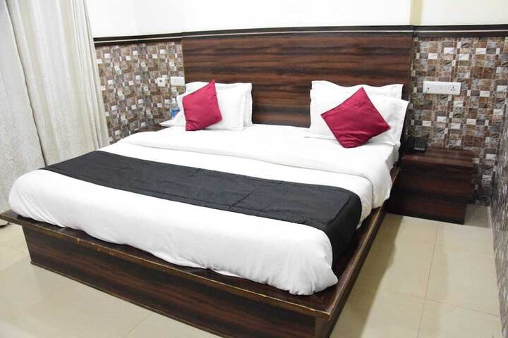 Room 10 of 15