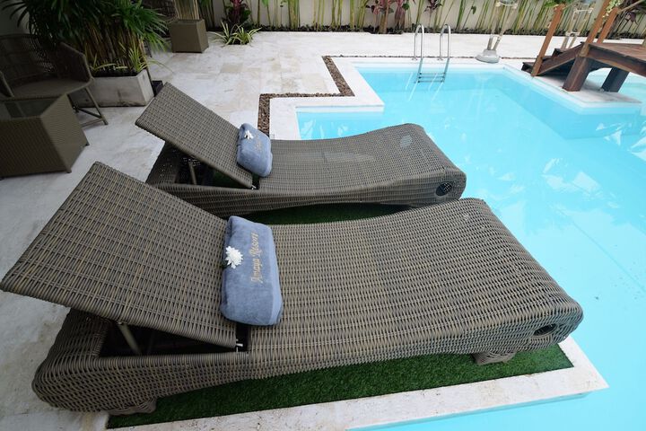 Sundeck 108 of 112