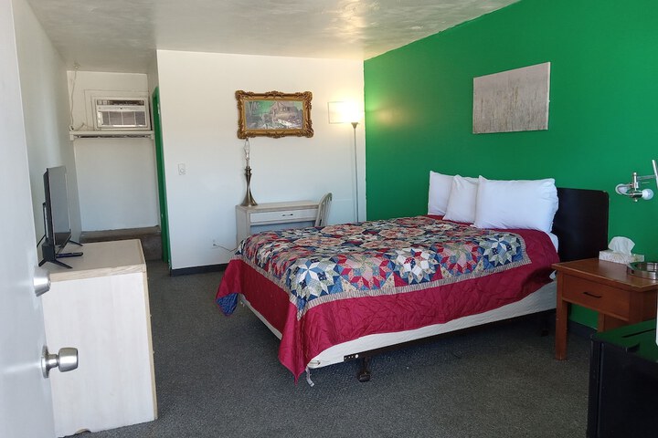 Room 31 of 64