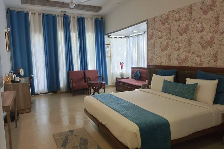 Room 16 of 65