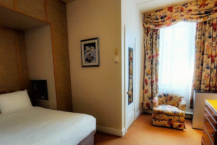 Room 3 of 125
