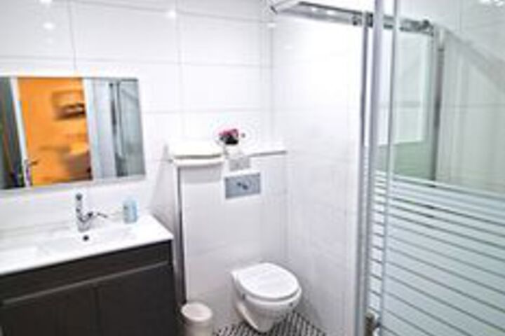 Room 3 of 30