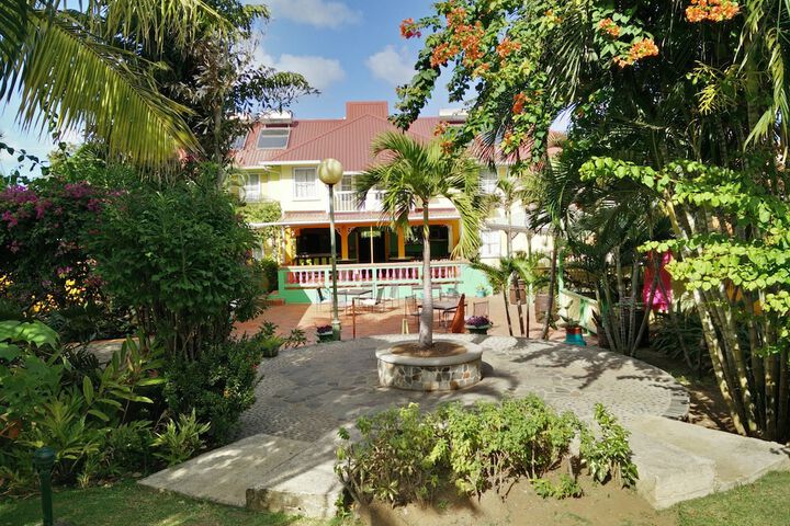 Hotel Exterior 135 of 145