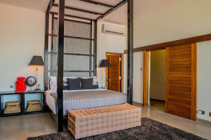 Room 3 of 72