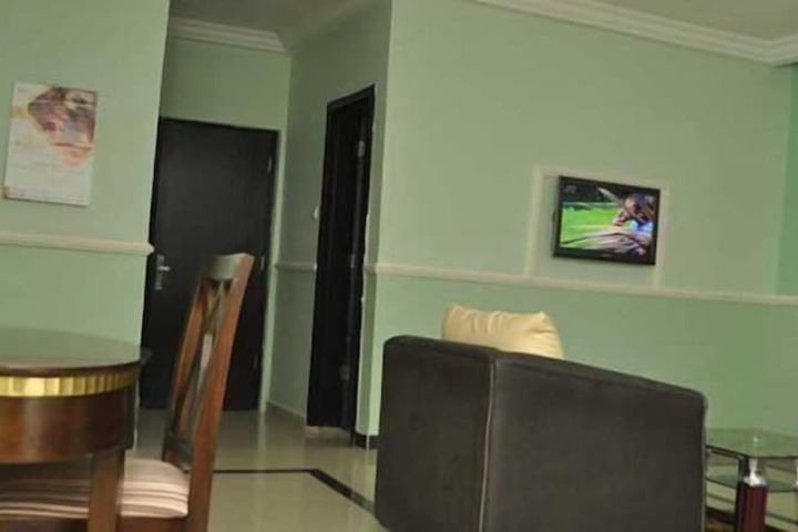 Room 5 of 15