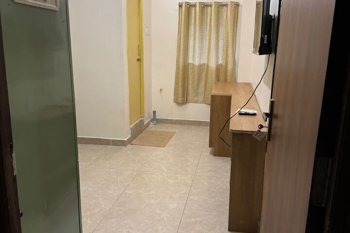 Room 6 of 23