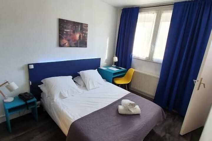 Room 5 of 38
