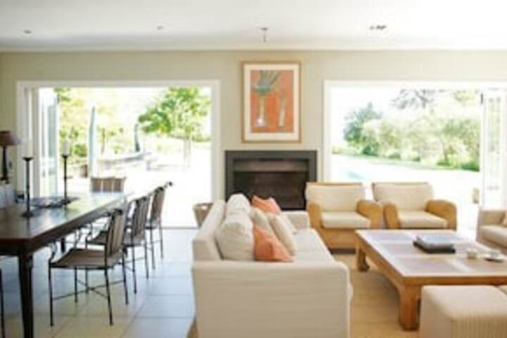 SOUTH HILL GUESTHOUSE