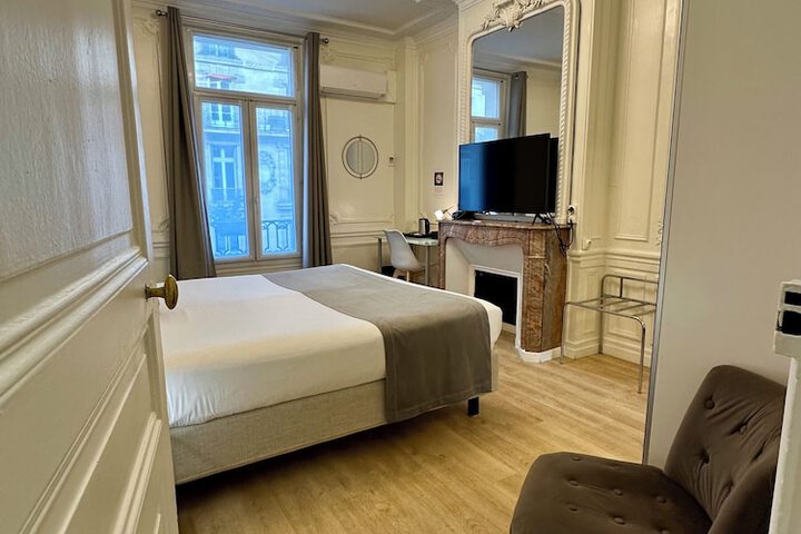 Room 25 of 85