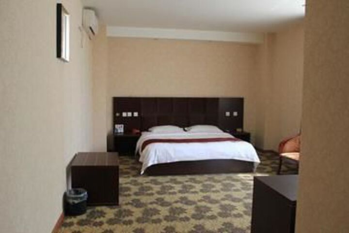 Room 14 of 28