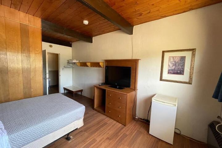 Room 2 of 20