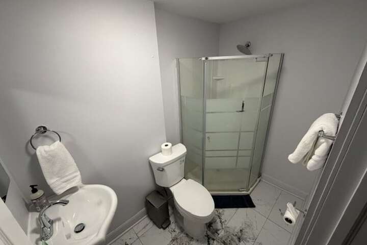 Room 10 of 12