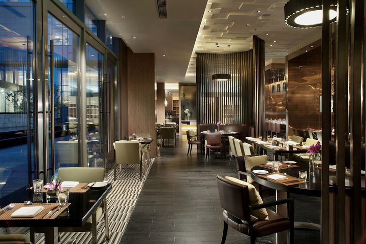 Dining 40 of 81