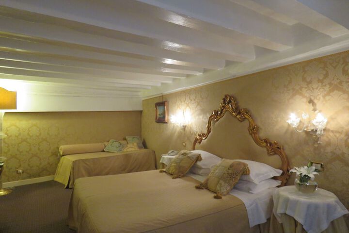 Room 34 of 63