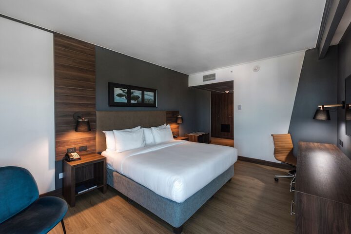 Room 13 of 75