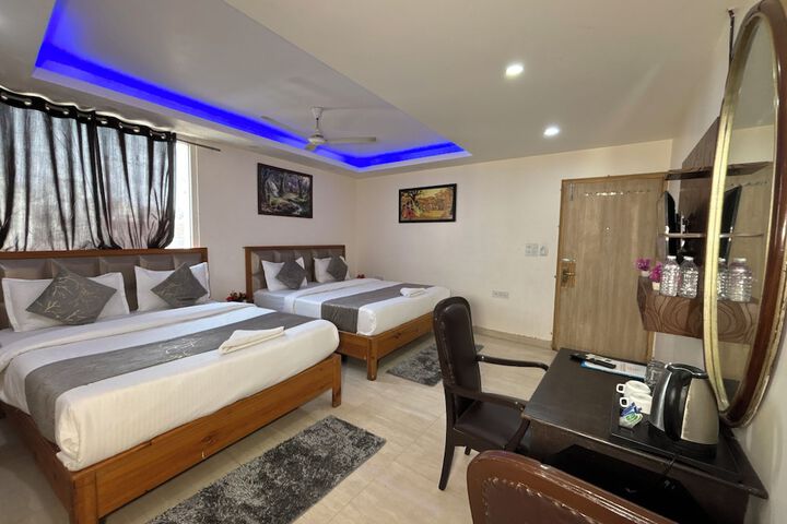 Room 34 of 111