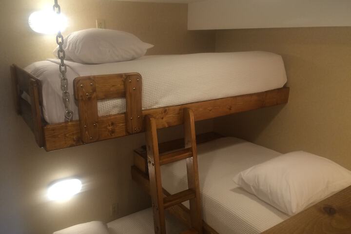 Room 4 of 43