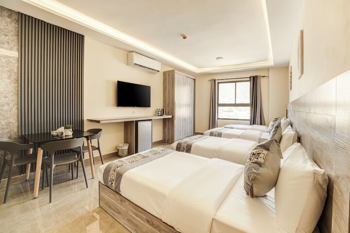 Room 19 of 34