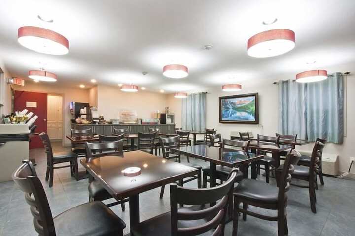 Breakfast/Coffee Service 7 of 12