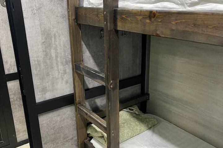 Room 3 of 7