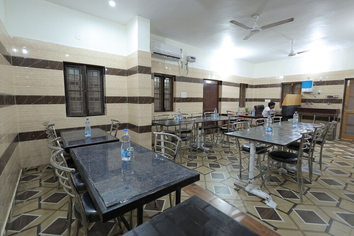 Dining 69 of 83