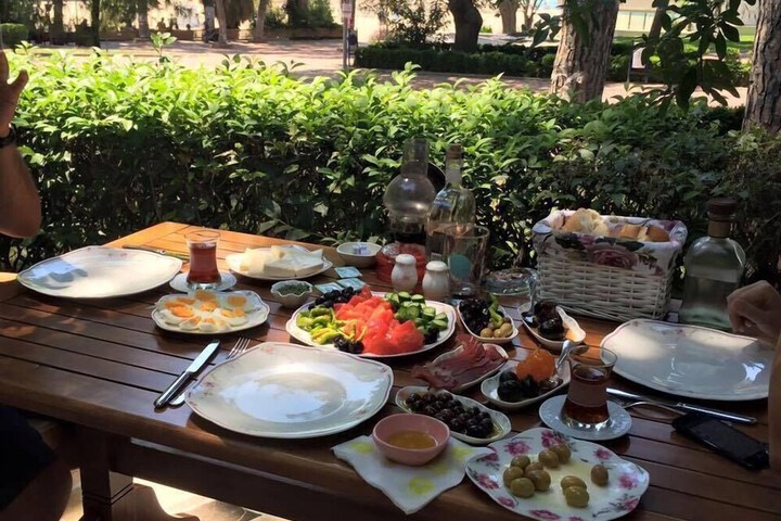 Breakfast/Coffee Service 14 of 37