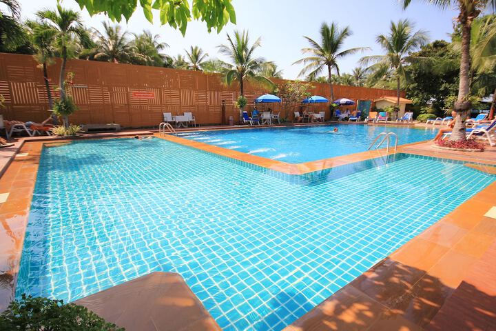 Pools & Facilities