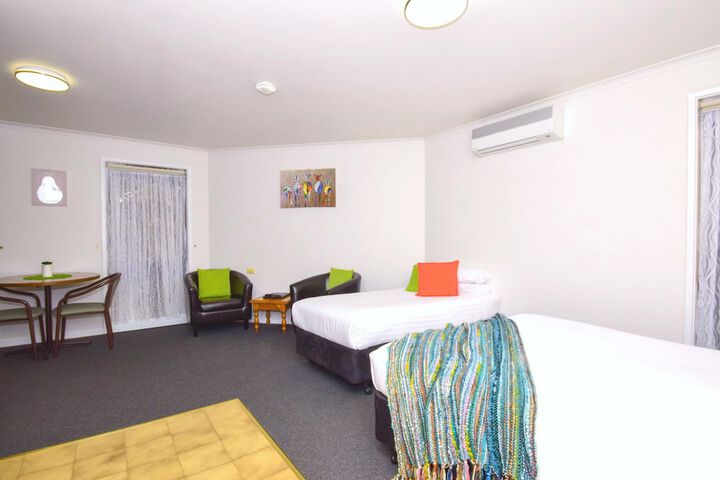 Room 32 of 71