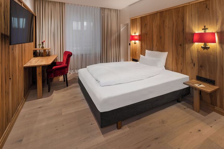 Room 32 of 71