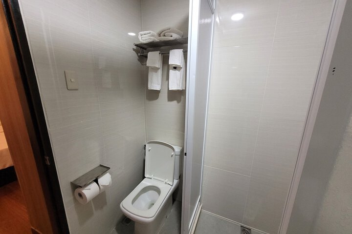 Room 53 of 112