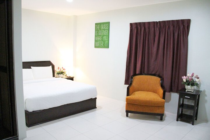 Room 3 of 46