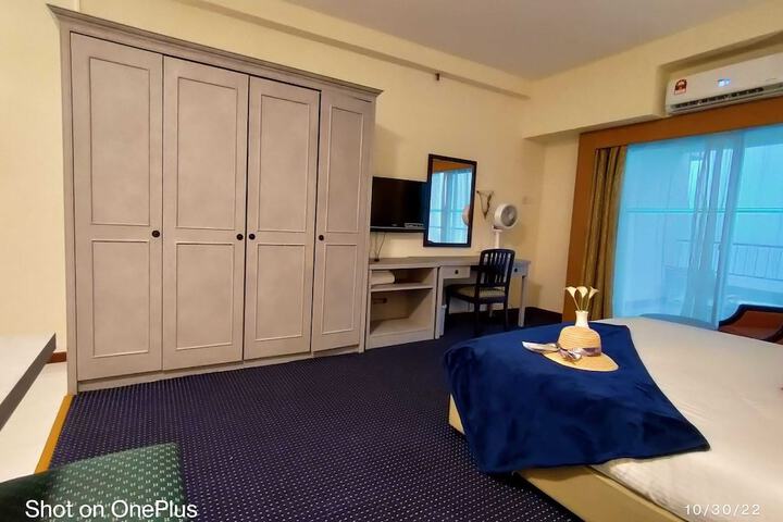 Room 115 of 650