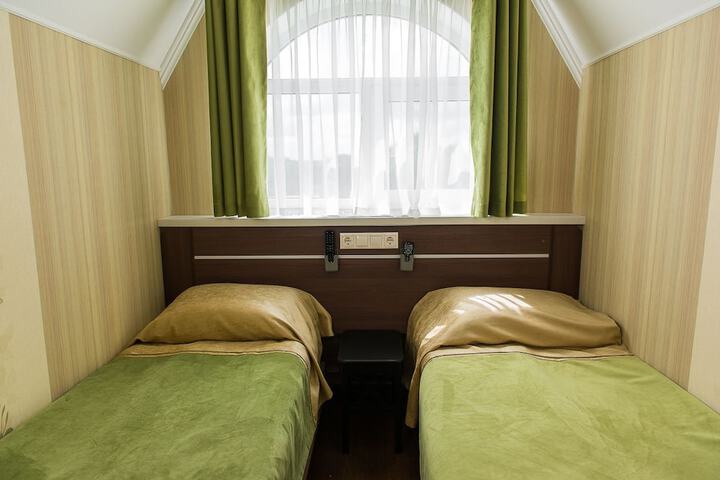Room 2 of 112