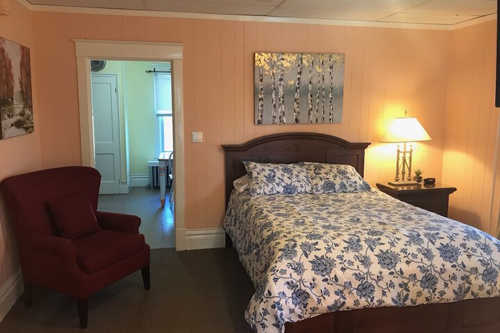 1 Queen Bed (18 of 45)